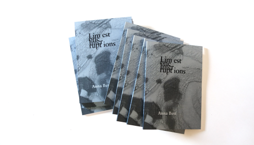 li book scatter pile